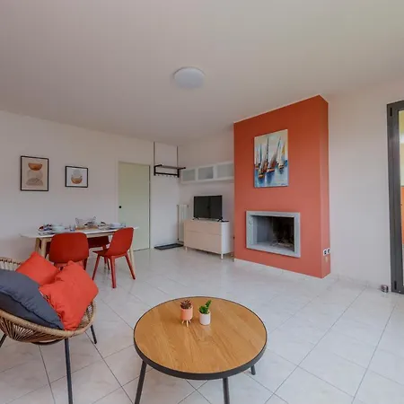 Ada E203 Apartment